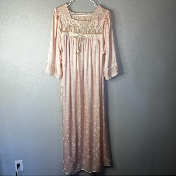 Vintage Christian Dior Nightgown Maxi Large Pink Lace Rose Bow Detail Lingerie - Picture 1 of 16